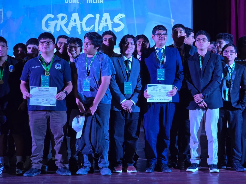 Entrega de certificados y medallas a los ponentes